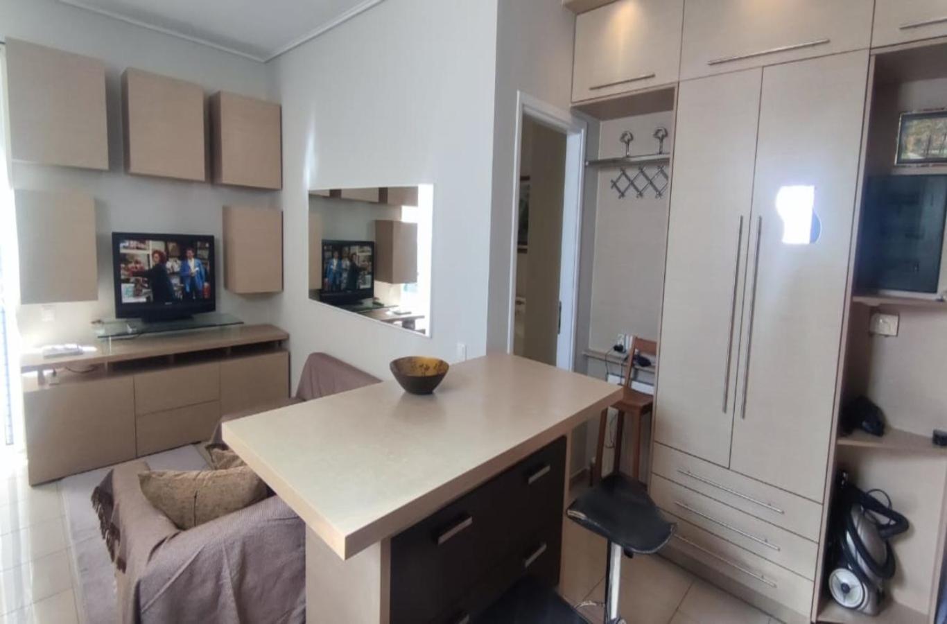 Apartment In A Quiet Location. Ateny Zewnętrze zdjęcie